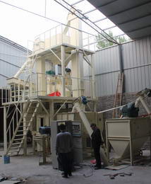 河南原陽(yáng)綠?？?中型顆粒飼料機(jī)組